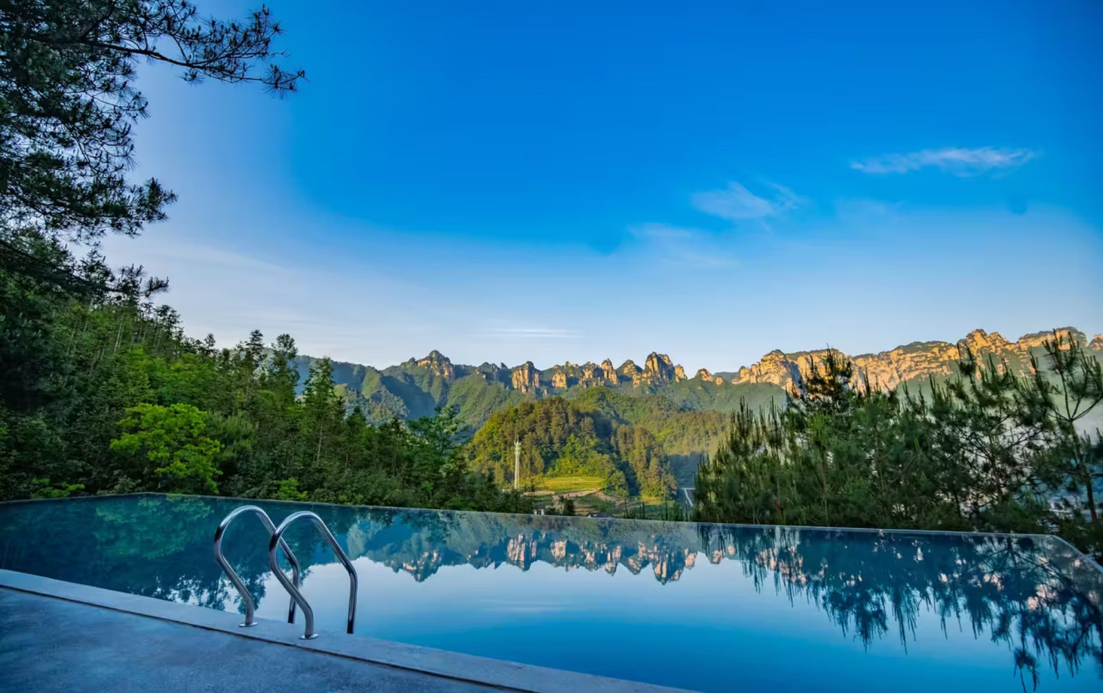 FengHuang ChangSa ZhangJiaJie (China)