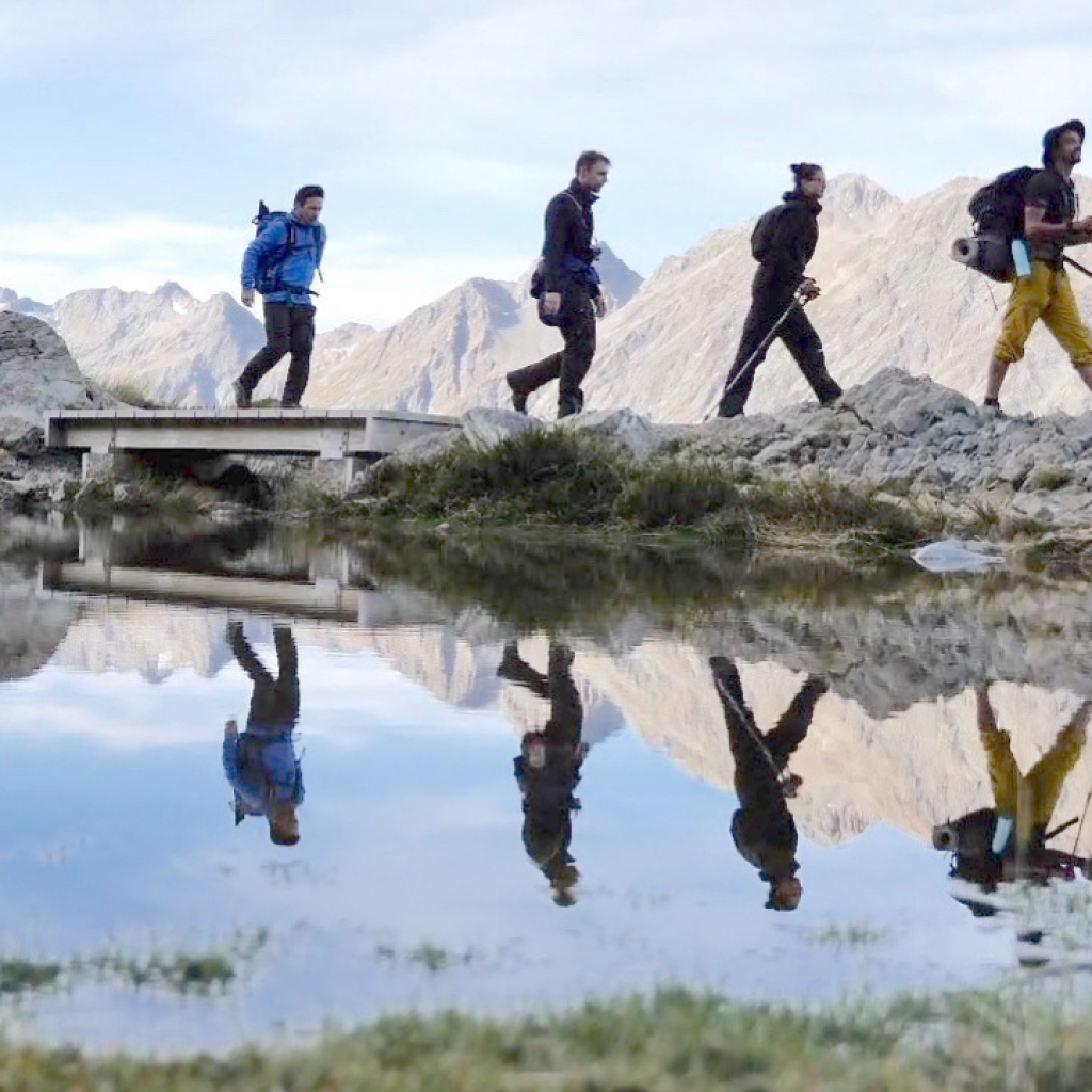 Hiking-New-Zealand-Mt-Cook__ScaleMaxWidthWzE5MjBd